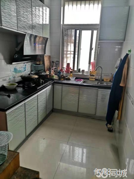 盛世家园六楼送七楼,实用面积150